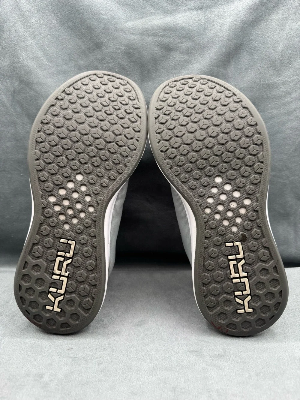 KURU Atom Sneakers Women’s Size 8 Cloud Gray White Iron Gray Walking Comfort